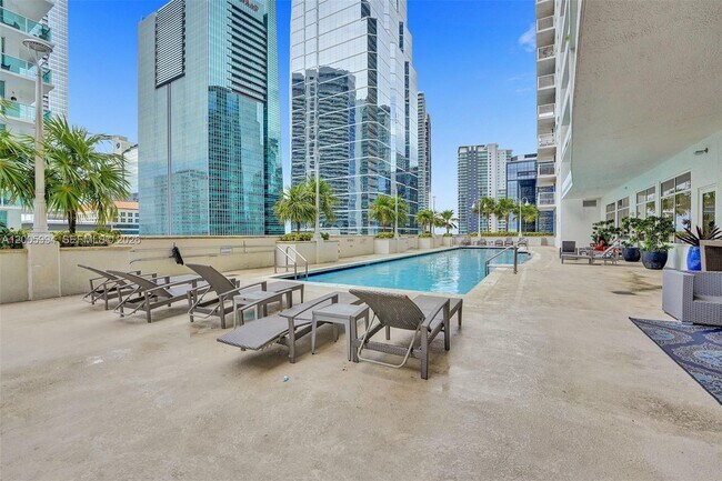 Foto del edificio - 1200 Brickell Bay Dr