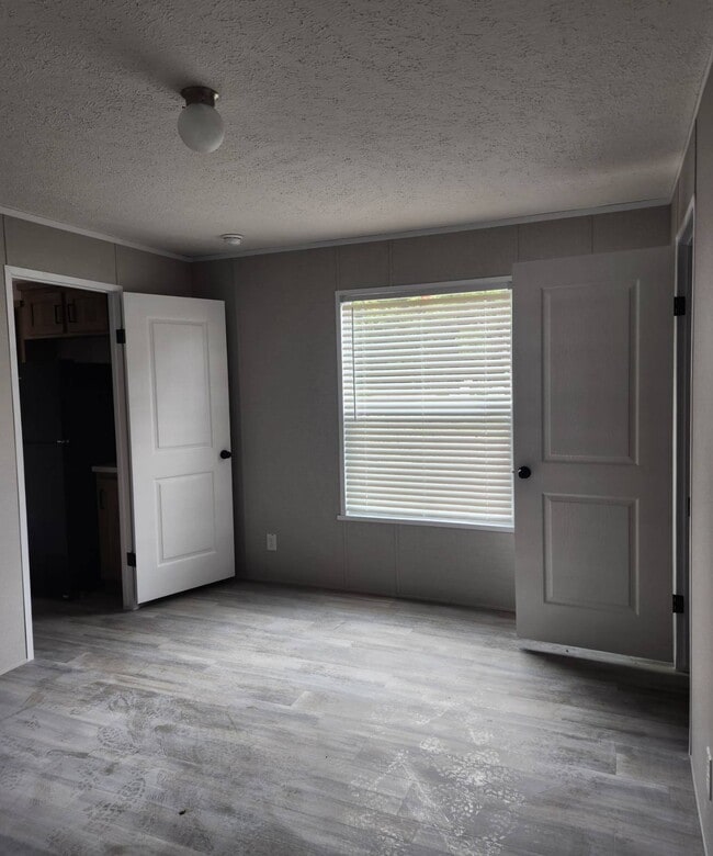 Building Photo - 18 Landrey Dr