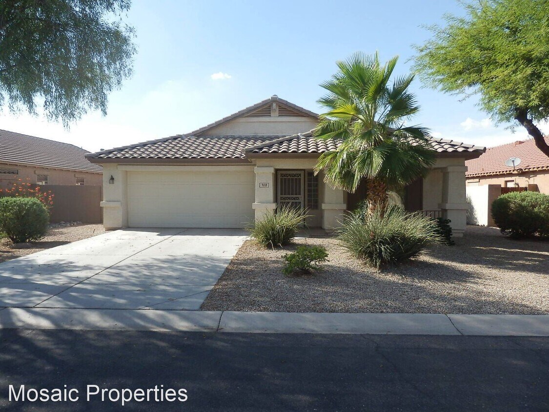 Primary Photo - 3 br, 2 bath House - 708 E. Mule Train Trl.