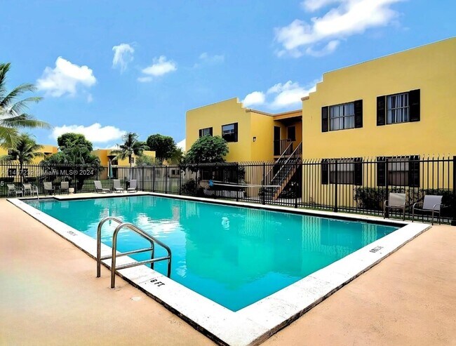 Foto del edificio - 530 NW 114th Ave