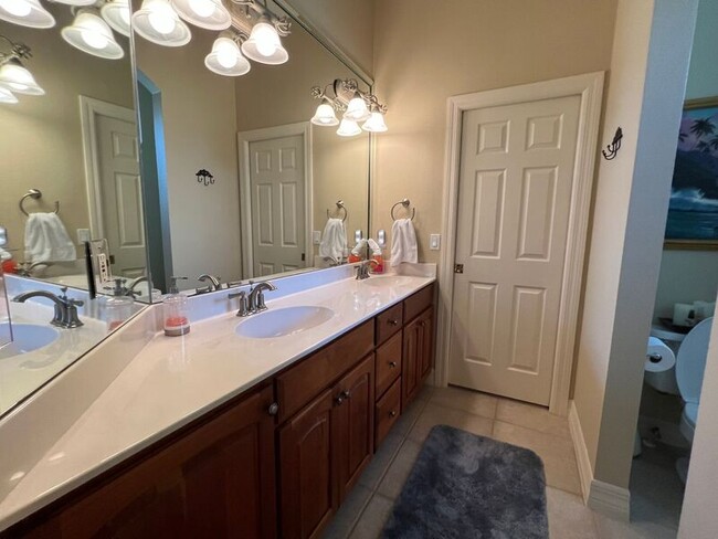 Building Photo - 5246 Forest Edge Ct