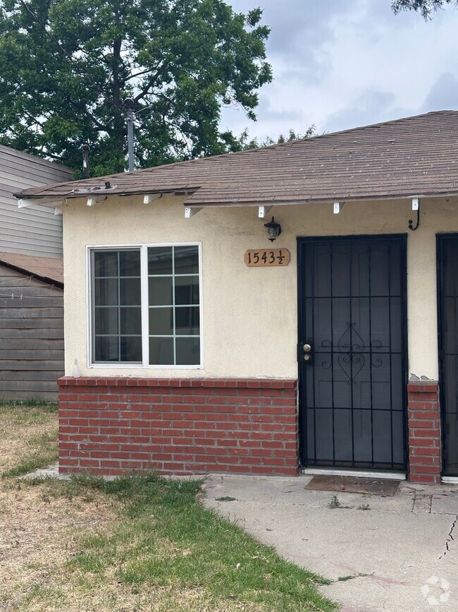 Front of the Apartment - 1543 Nicola Ave