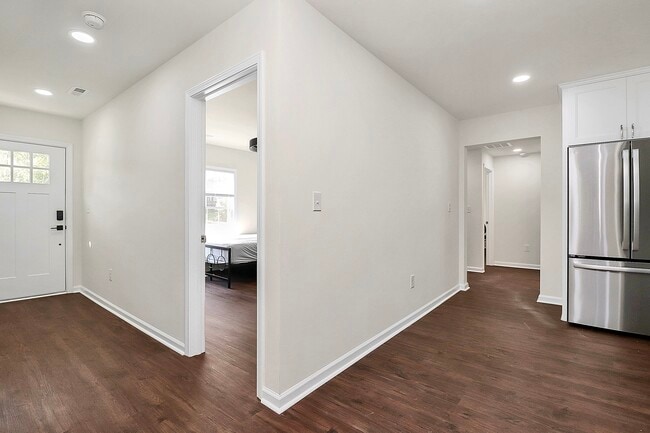 Building Photo - 403 E 27th St