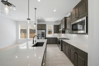 Building Photo - 7422 Netherfield Ln
