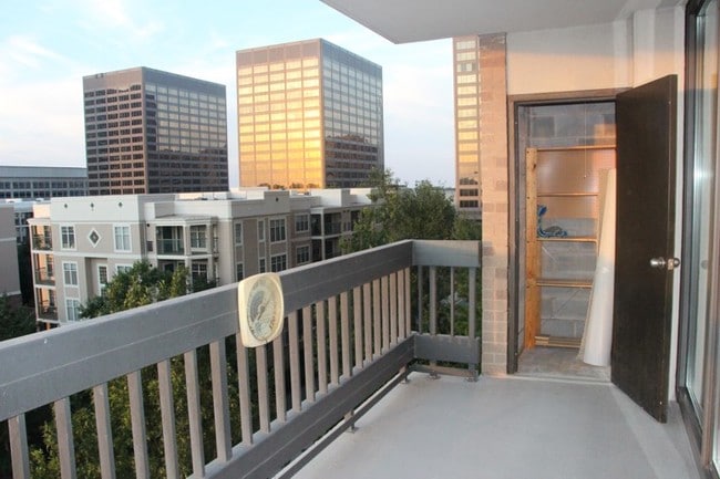 Large Balcony, w/ extra storage - 5505 Seminary Rd Apartment