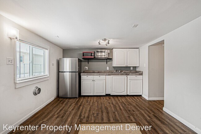 Building Photo - 1 br, 1 bath House - 4658 Logan St.