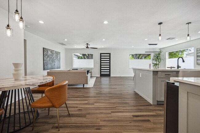 Foto del edificio - 4510 W 43rd St