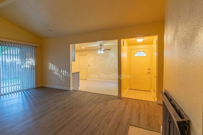 Building Photo - 1036 Princess Dr