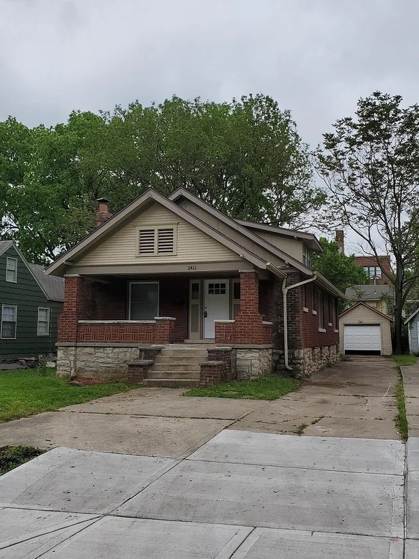Building Photo - 2411 E 70th St