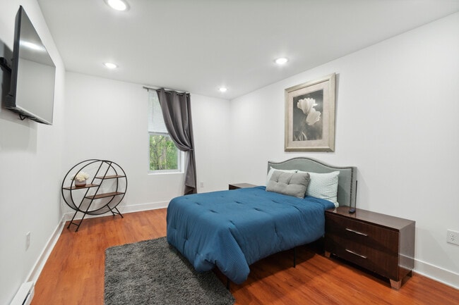 Unit 2 Bedroom - 1511 W Erie Ave