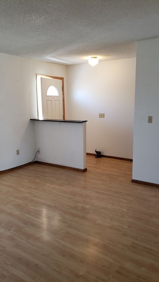 Building Photo - Unfurnished Long Term Pool Home