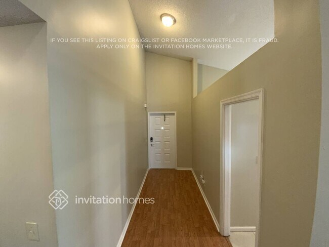 Foto del edificio - 5233 Rosen Blvd