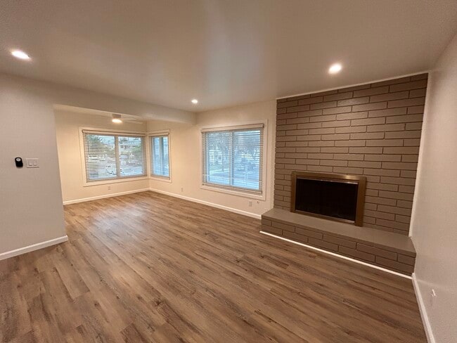 Foto del edificio - 701 S Osage Ave