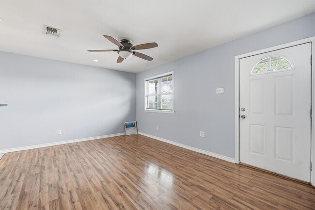 Foto del edificio - 1741 Pasadena Dr