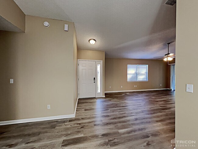 Foto del edificio - 3882 Bright Leaf Ct