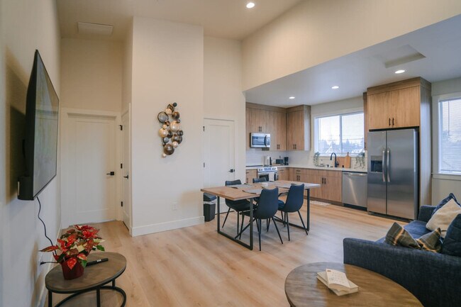 Foto del edificio - 3505 NE Creston Ave