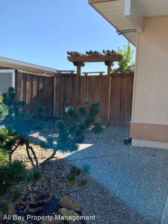 Foto del edificio - 4 br, 2 bath House - 5652 Greenridge Rd.