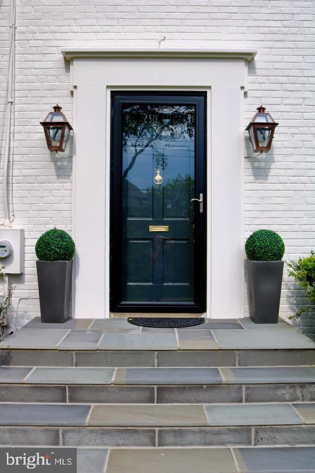 Foto del edificio - 8506 Lynwood Pl