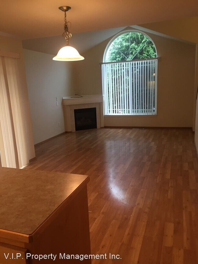 Foto del edificio - 2 br, 1.5 bath House - 15535 NE Beech St.