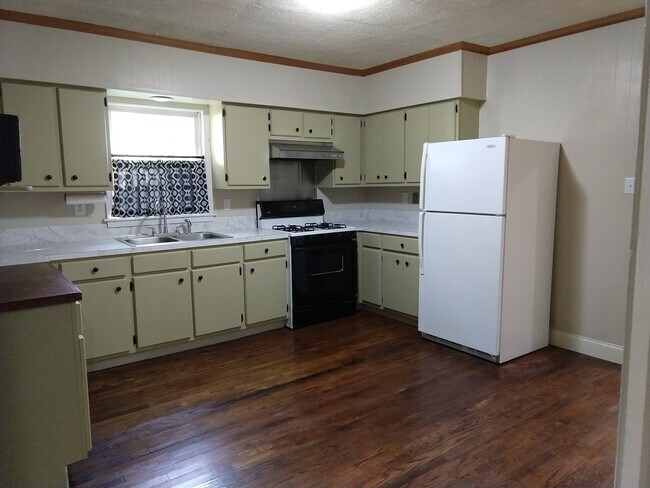Cocina - 606 Wilson St