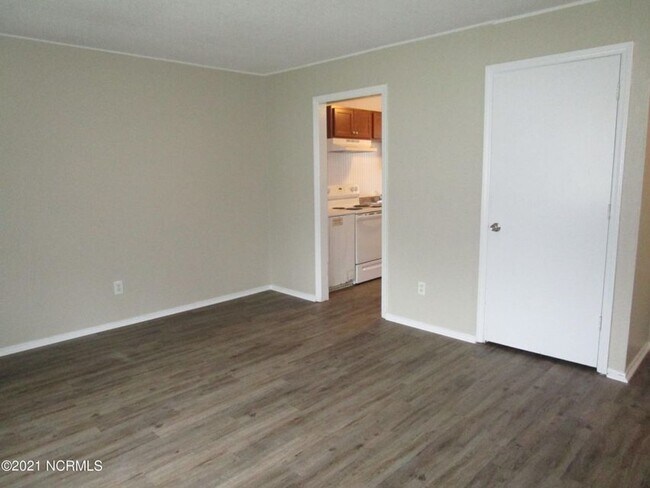 Foto del edificio - Nice 2 Bedroom 1 Bath Duplex, Centrally Lo...