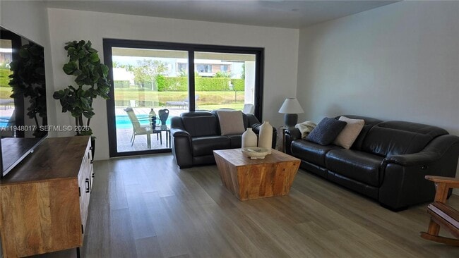 Foto del edificio - 16653 Golfview Dr