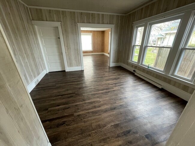 Foto del edificio - Conveniently Located Apartment just outsid...