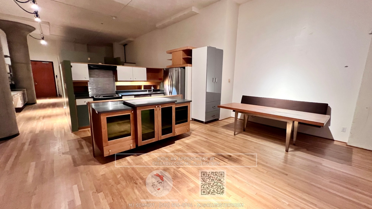 Fantastic space at Emeryville Warehouse Lo... - Fantastic space at Emeryville Warehouse Lo...