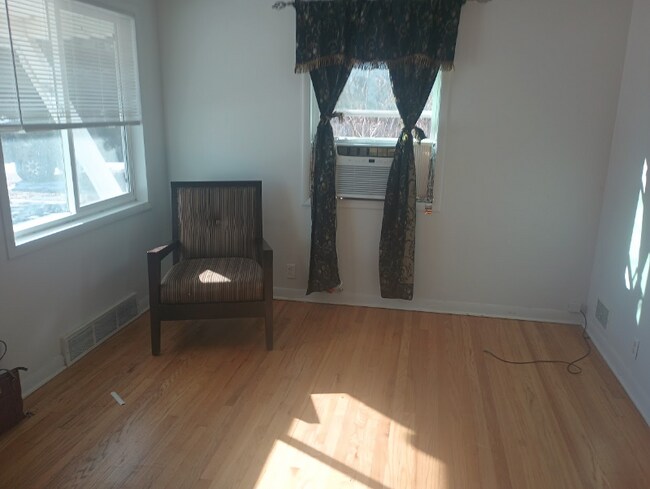 Foto del edificio - 985 N Oakland St