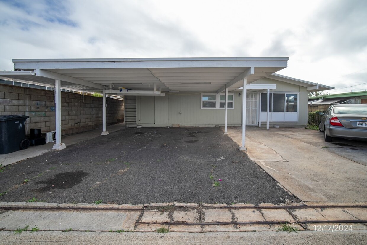 Foto principal - 4 BD/3 BA/4 Parking stall Home in Ewa Beac...