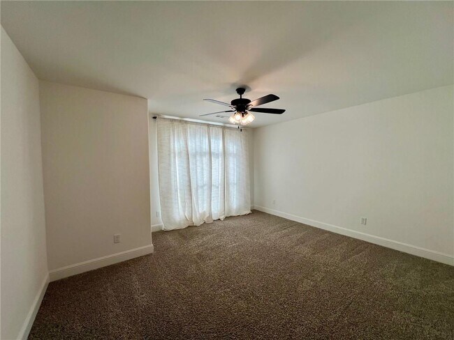 Foto del edificio - 1011 Sundance Ln