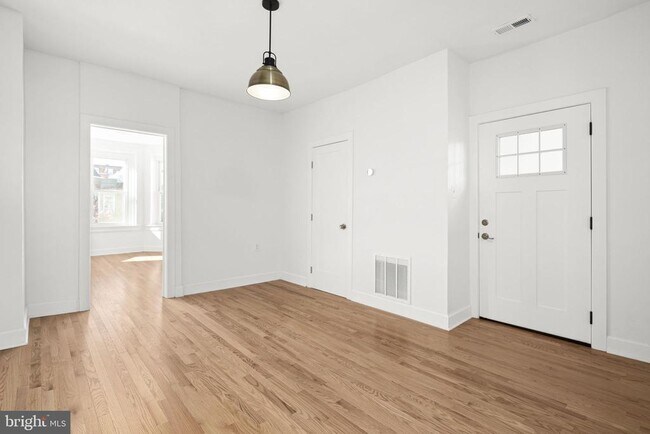 Building Photo - 3007 11th St NW