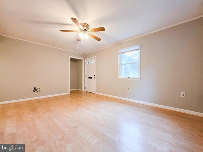 Building Photo - 2419 Fairhaven Ave