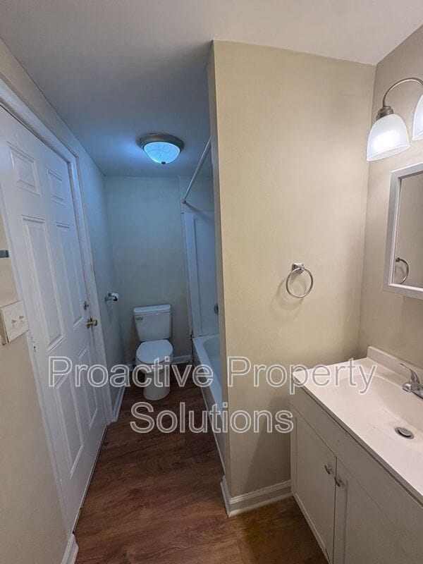 Foto del edificio - 850-850 Capouse Ave