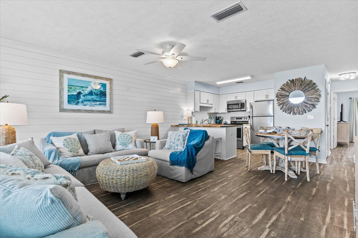 Foto principal - 17670 Front Beach Rd
