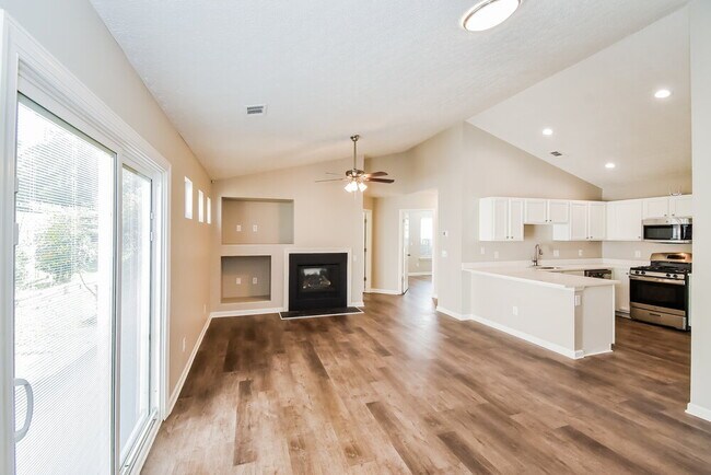 Foto del edificio - 109 Silver Ridge Dr