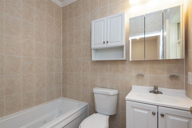 Foto del edificio - 103 Grant Ave