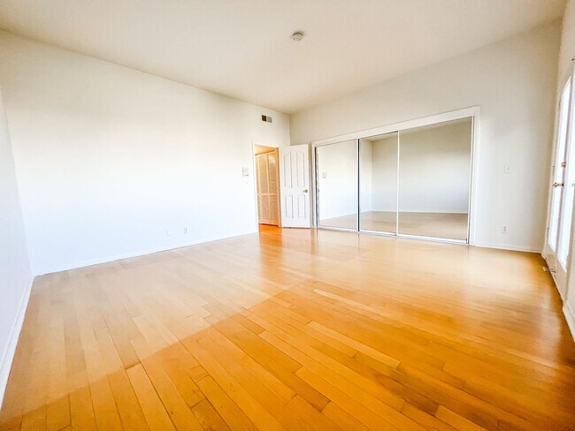 Building Photo - Beautiful 3 Bedroom Home in Redondo Beach