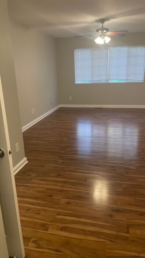Building Photo - NOW AVAILABLE! - 107 N Harbor Landing, Bra...