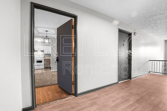 Foto del edificio - 4500 Landside Dr