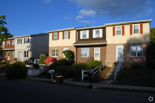 Building Photo - South Mountain Terrace