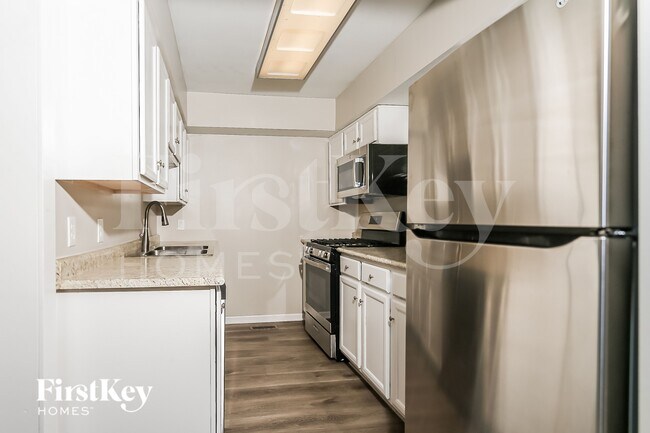 Foto del edificio - 1798 Maple Ave