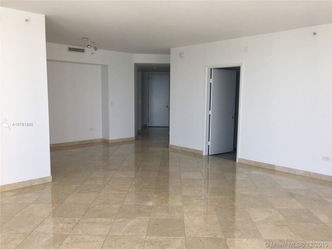 Building Photo - 801 Brickell Key Blvd