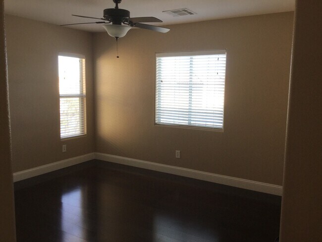 Foto del edificio - GORGEOUS 4BD/3BA IN SILVERADO RANCH