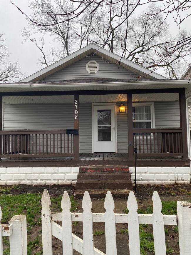 Building Photo - Charming Three Bedroom Home in Muncie, IN