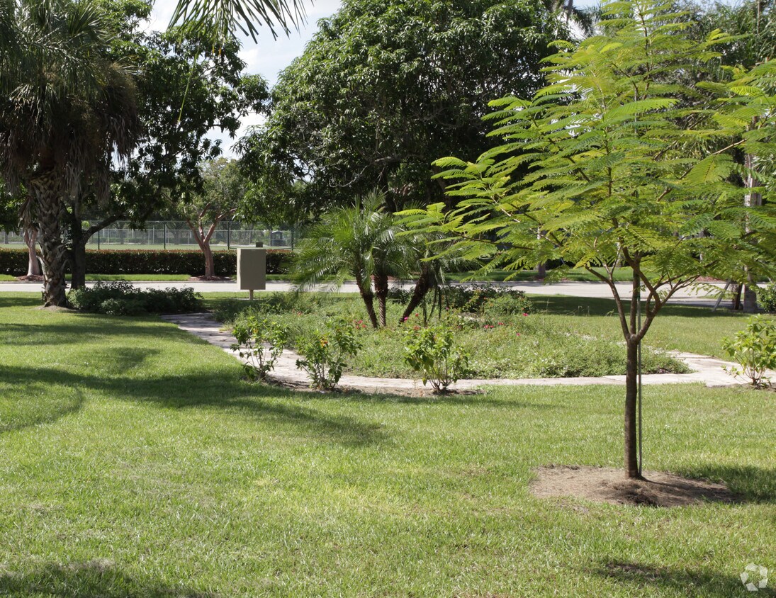 Foto del edificio - Stadium Gardens Apartments