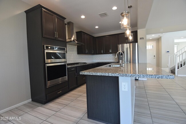 Building Photo - 250 E Wisteria Dr