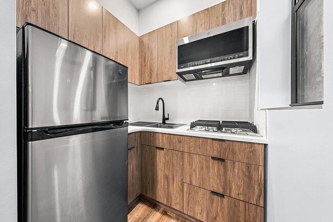 Foto del edificio - 453 W 48th St