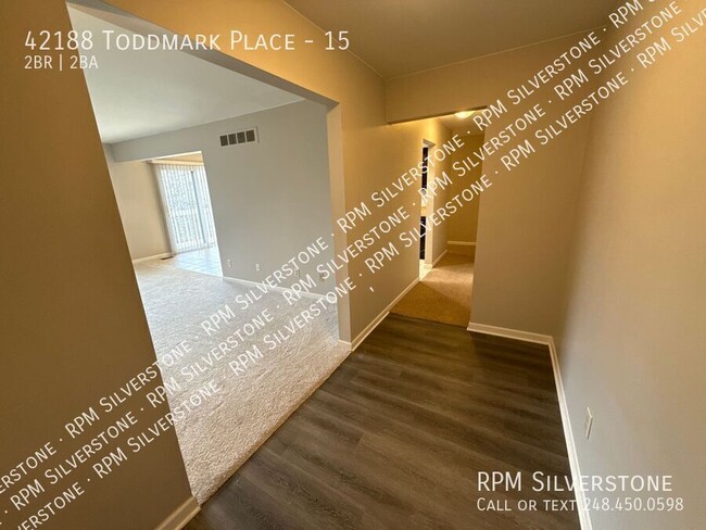 Building Photo - Beautiful and Updated 2 Bed 2 Bath Condo, ...