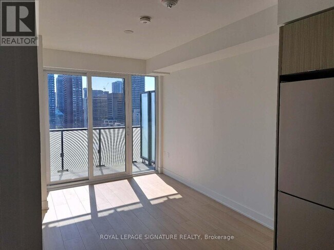 Photo du bâtiment - 575-1575 Bloor St E